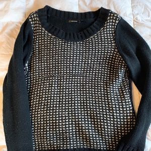 Oversized knitted cardigan.